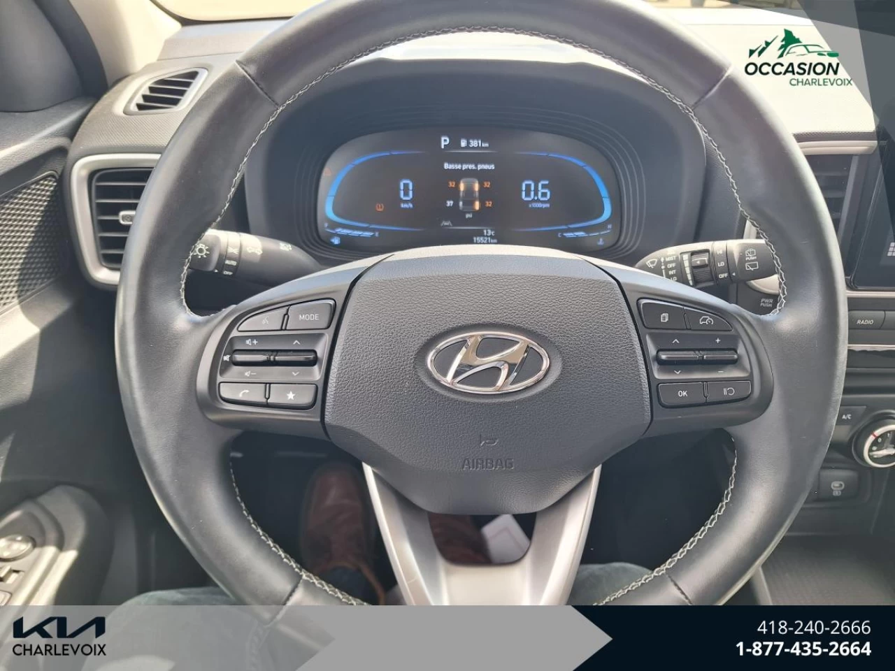2023 Hyundai Venue Preferred IVT w/Two-Tone Main Image