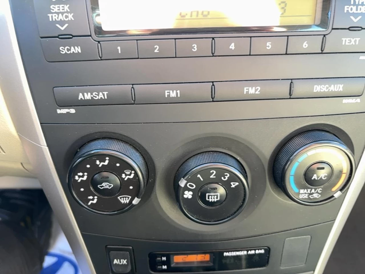 2010 Toyota Corolla
                                                    4dr Sdn Auto CE Image principale