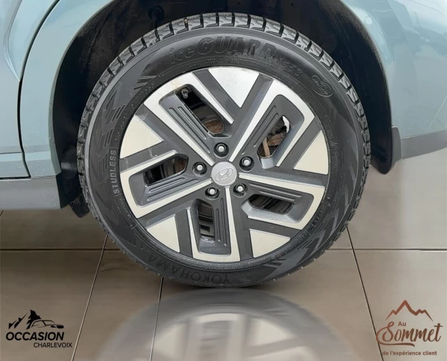 Hyundai Kona Preferred FWD w/Two-Tone Roof 2022