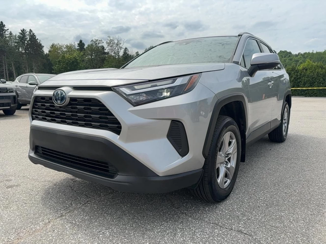2023 Toyota RAV4 XLE AWD Image principale