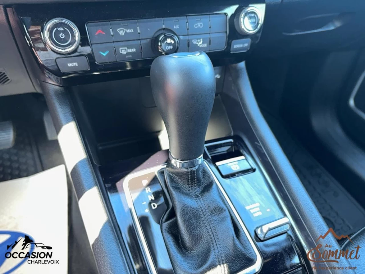 2025 Jeep Compass
                                                    North 4x4 Image principale