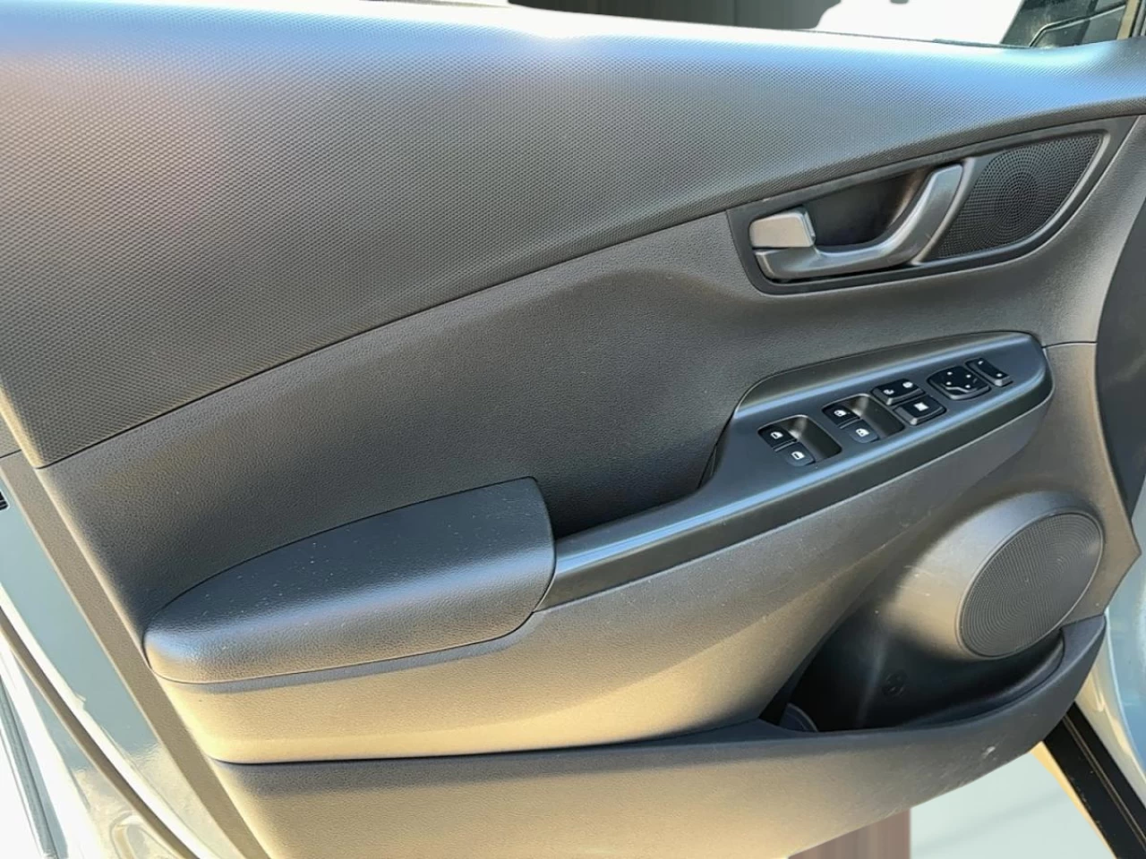 2022 Hyundai Kona
                                                    2.0L Preferred AWD Main Image