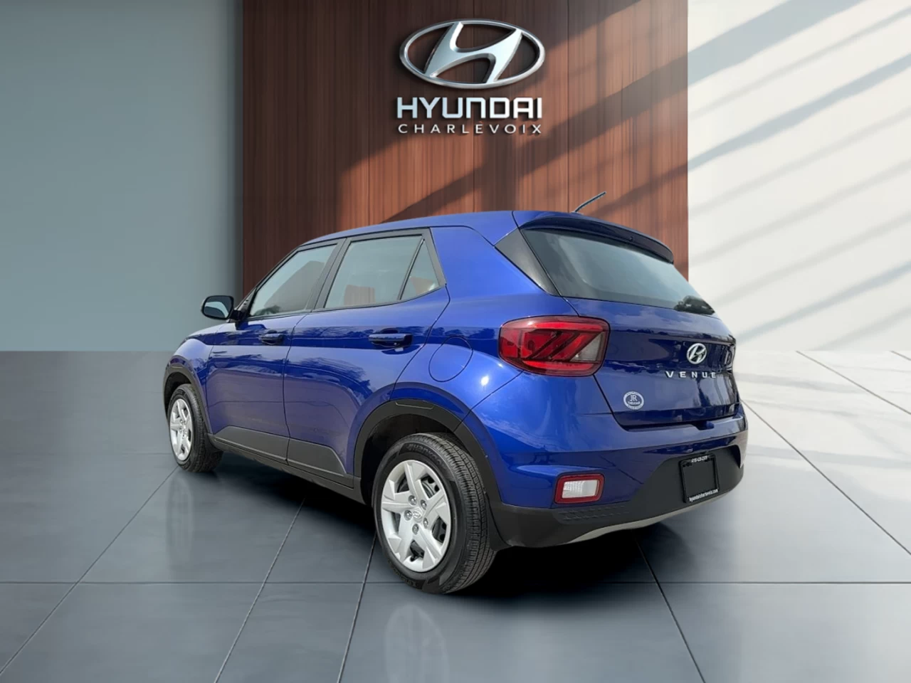 2023 Hyundai Venue
                                                    Essential IVT Main Image