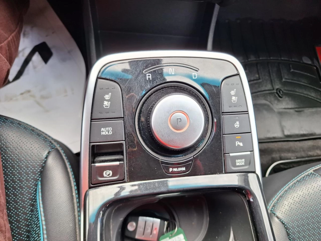 2020 Kia Niro SX Touring FWD Main Image