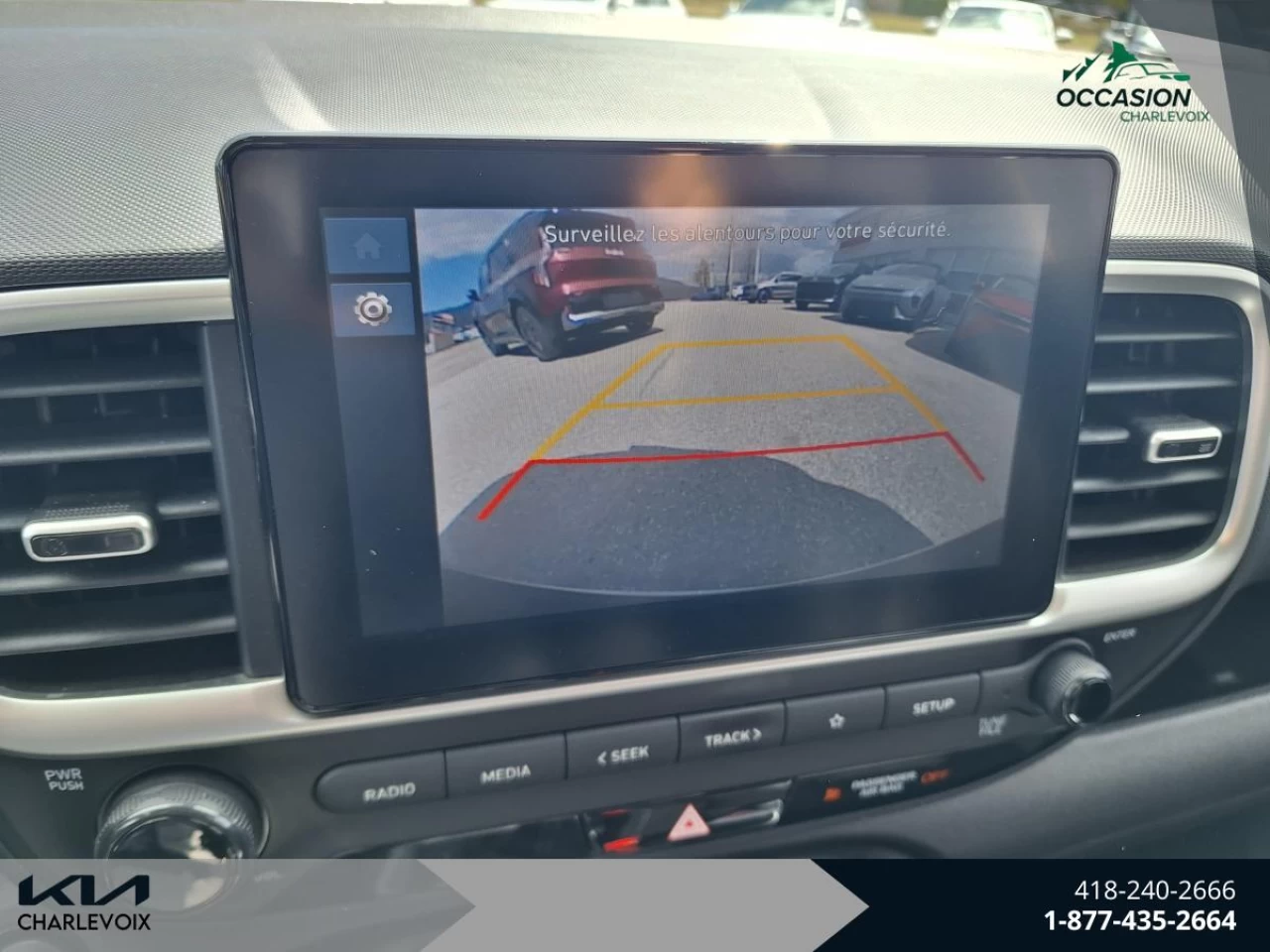 2023 Hyundai Venue Preferred IVT w/Two-Tone Main Image