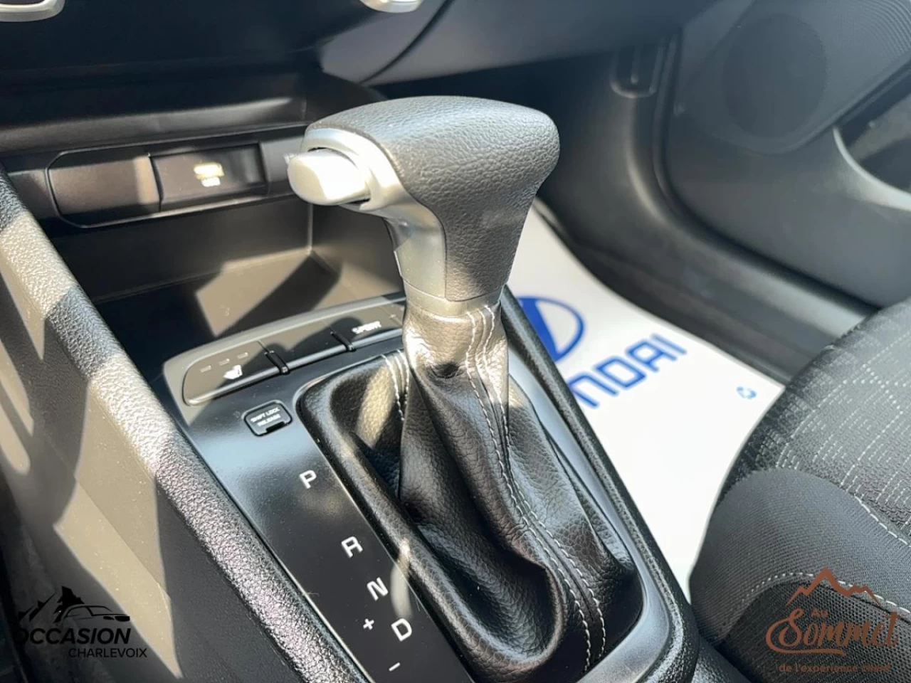 2022 Kia Rio5
                                                    LX+ IVT Image principale