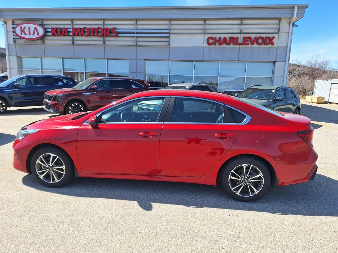 2024 Kia Forte EX HEATED STEERING*CARPLAY*MAGS* Image principale