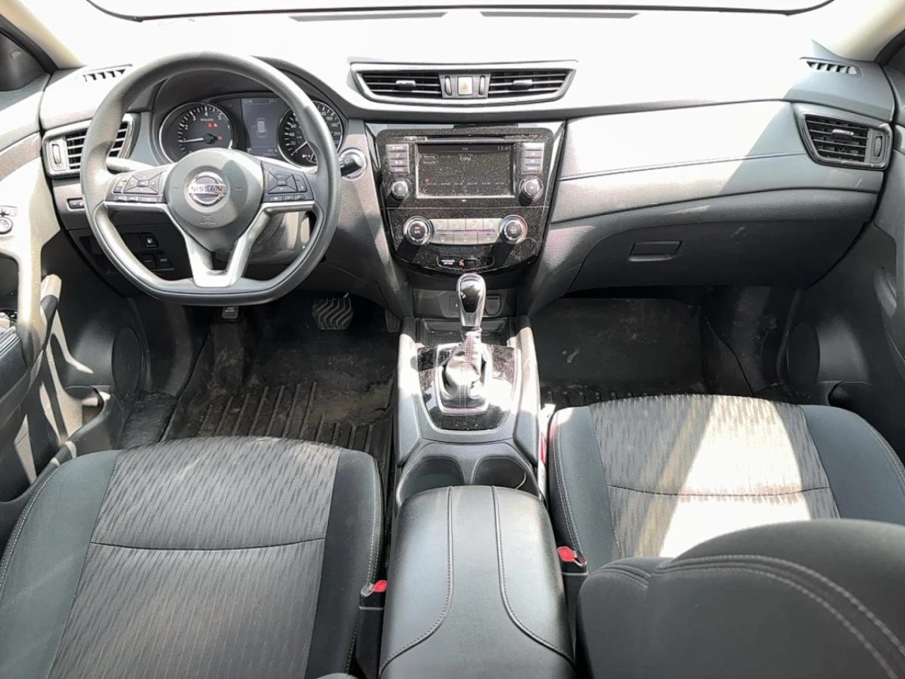 2019 Nissan Rogue AWD SV Image principale