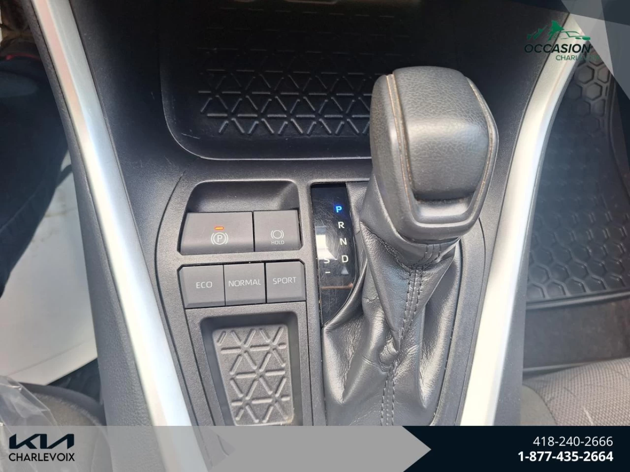 2019 Toyota RAV4 FWD XLE Image principale