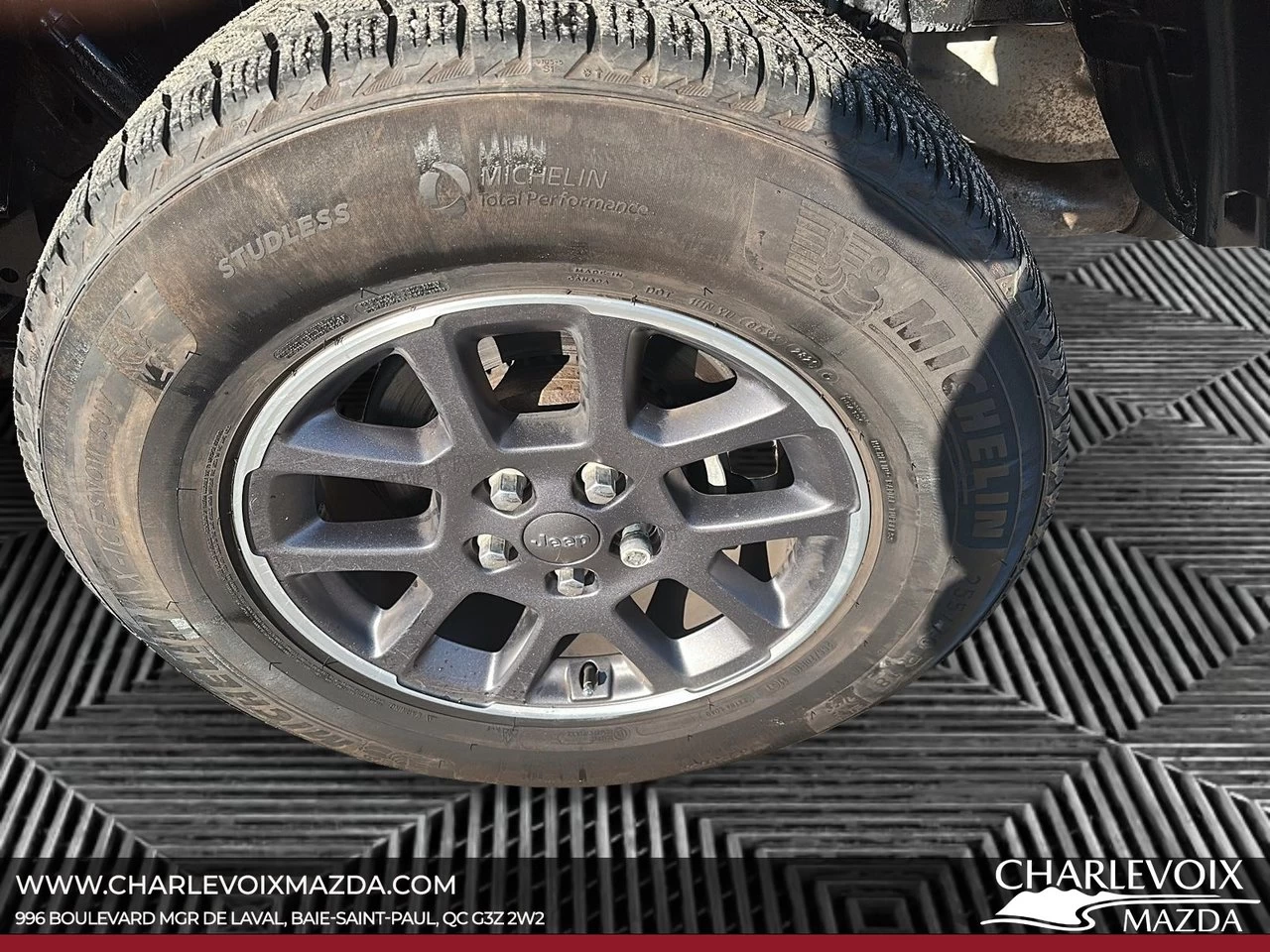 2021 Jeep Gladiator Overland Main Image