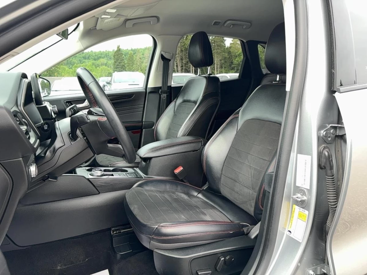 2022 Ford Escape SEL AWD Main Image