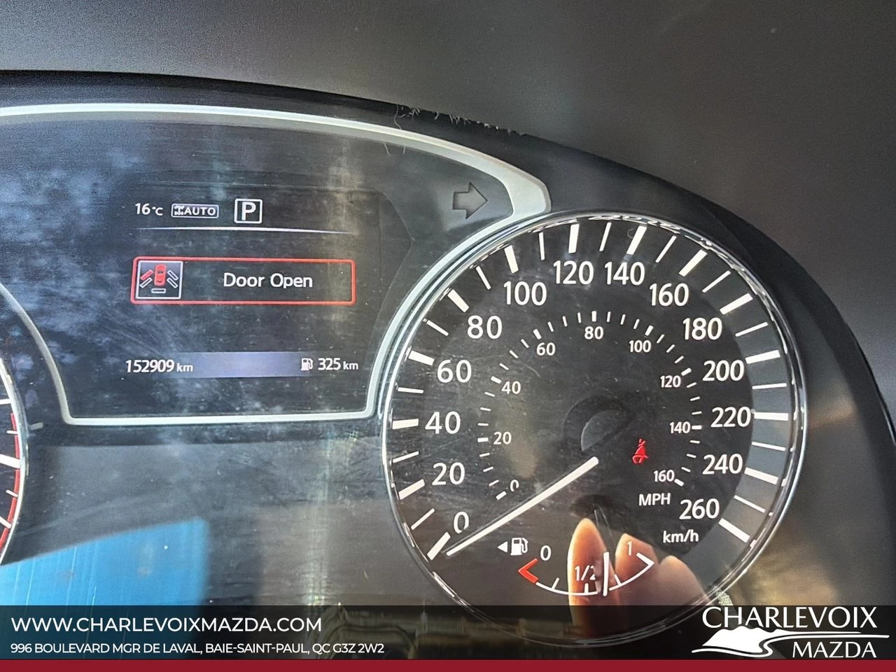 2016 Nissan Pathfinder SV Image principale