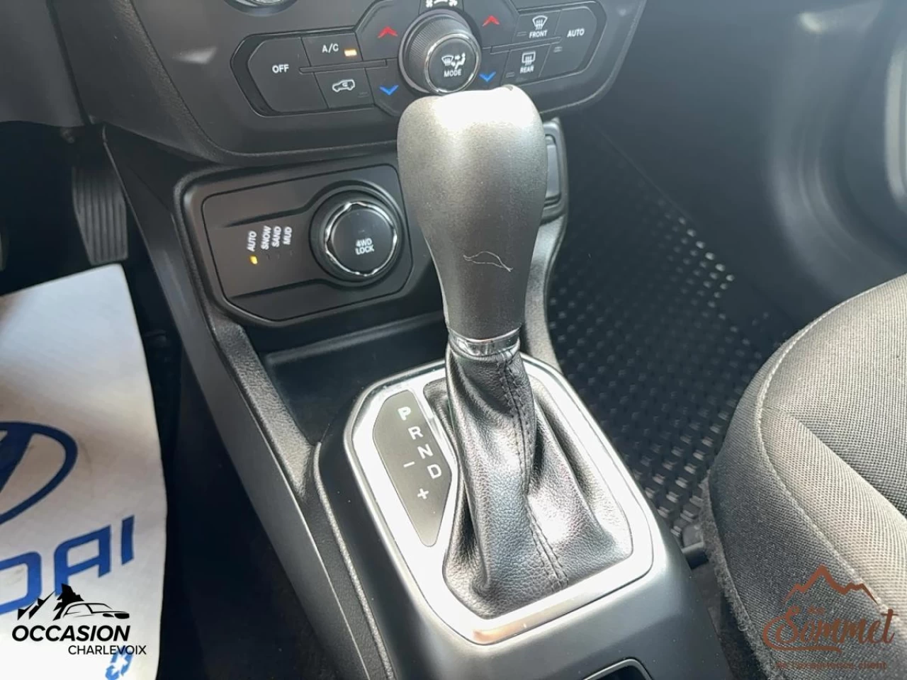 2018 Jeep Renegade
                                                    Altitude 4x4 Image principale