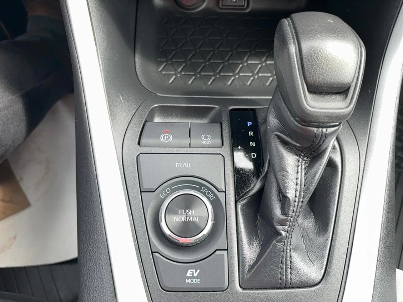 2023 Toyota RAV4 XLE AWD Image principale