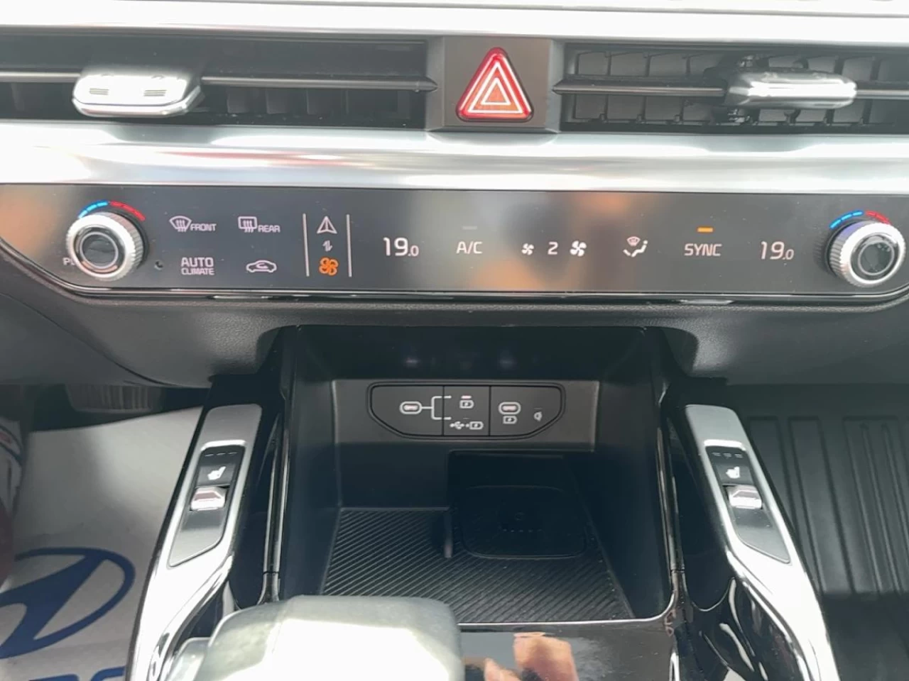 2024 Kia Sorento
                                                    X-Line AWD Main Image