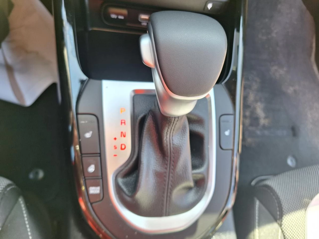 2024 Kia Forte EX HEATED STEERING*CARPLAY*MAGS* Image principale