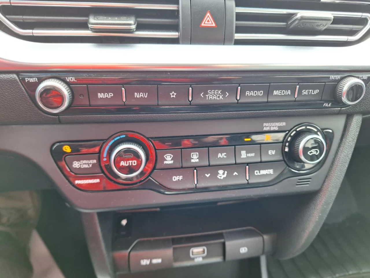 2020 Kia Niro SX Touring FWD Main Image