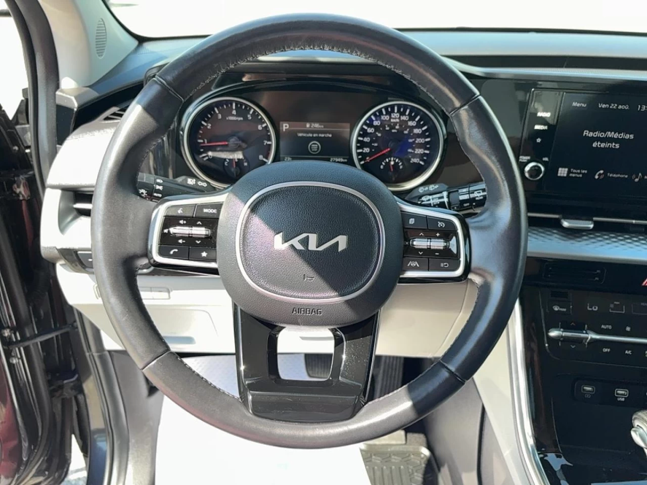 2024 Kia Carnival LX FWD Main Image