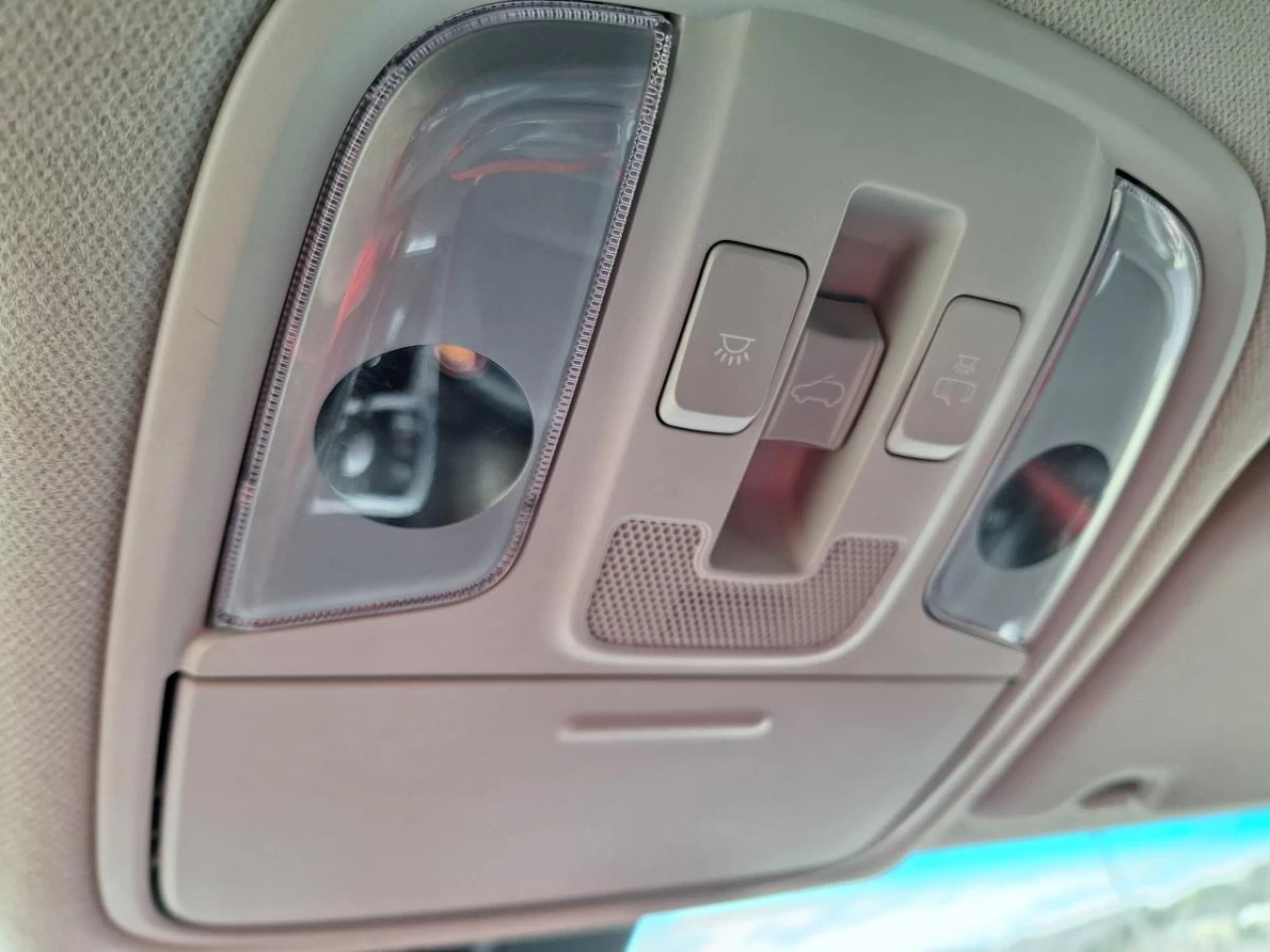 2020 Kia Niro SX Touring FWD Main Image