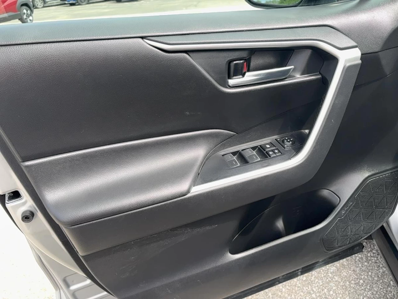 2023 Toyota RAV4 XLE AWD Image principale