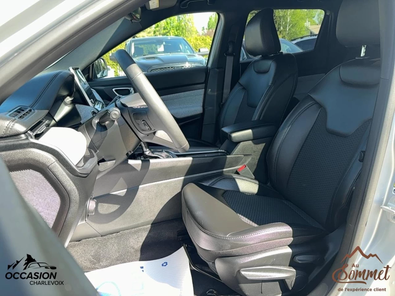 2025 Jeep Compass
                                                    North 4x4 Image principale