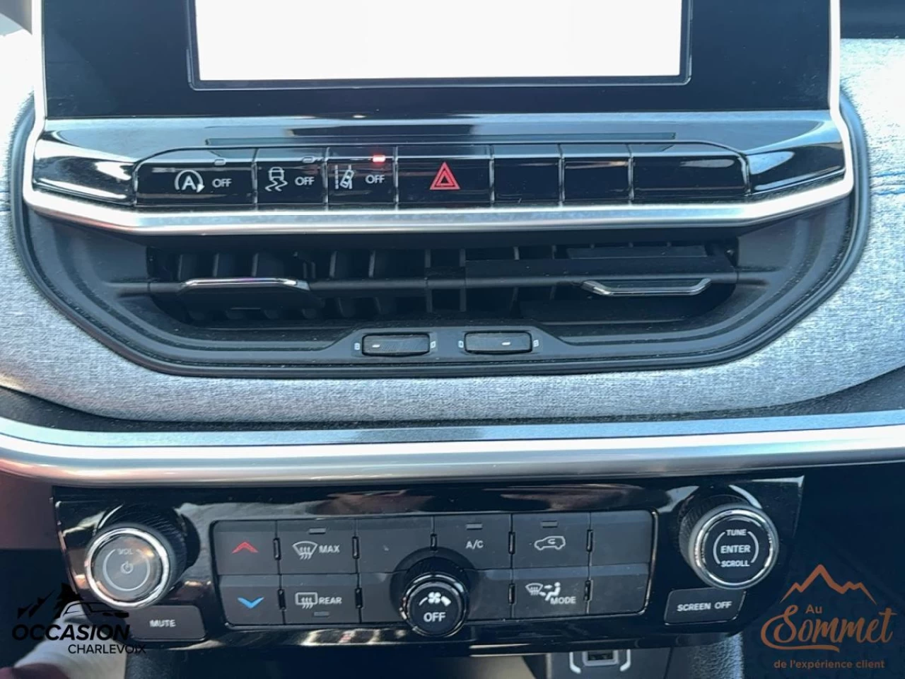 2025 Jeep Compass
                                                    North 4x4 Image principale