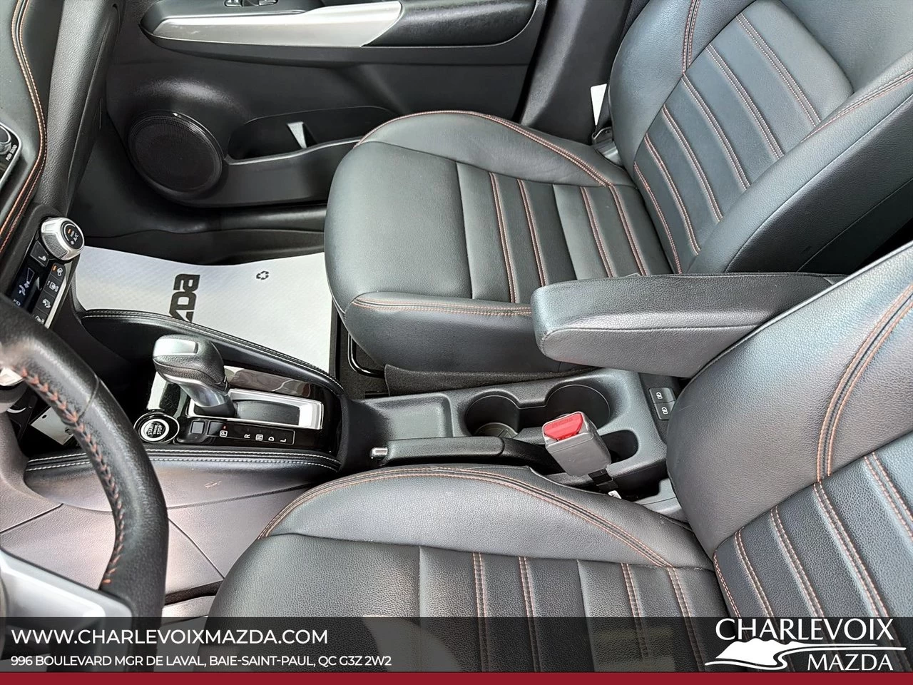 2019 Nissan Kicks SR Main Image