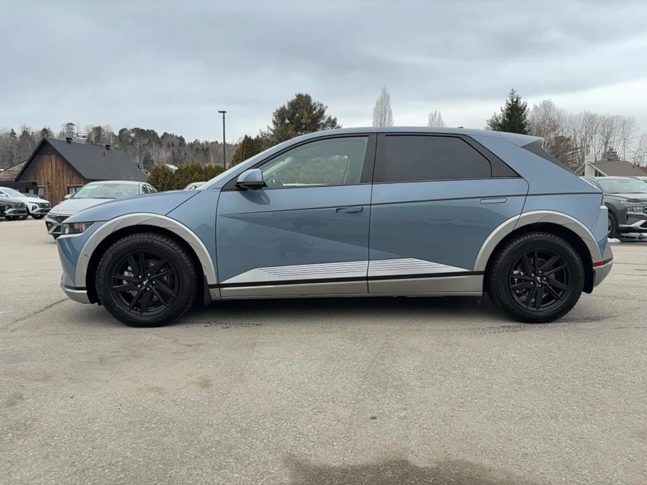 2024 Hyundai IONIQ 5
                                                    Preferred AWD Long Range w/Ultimate Pkg Image principale