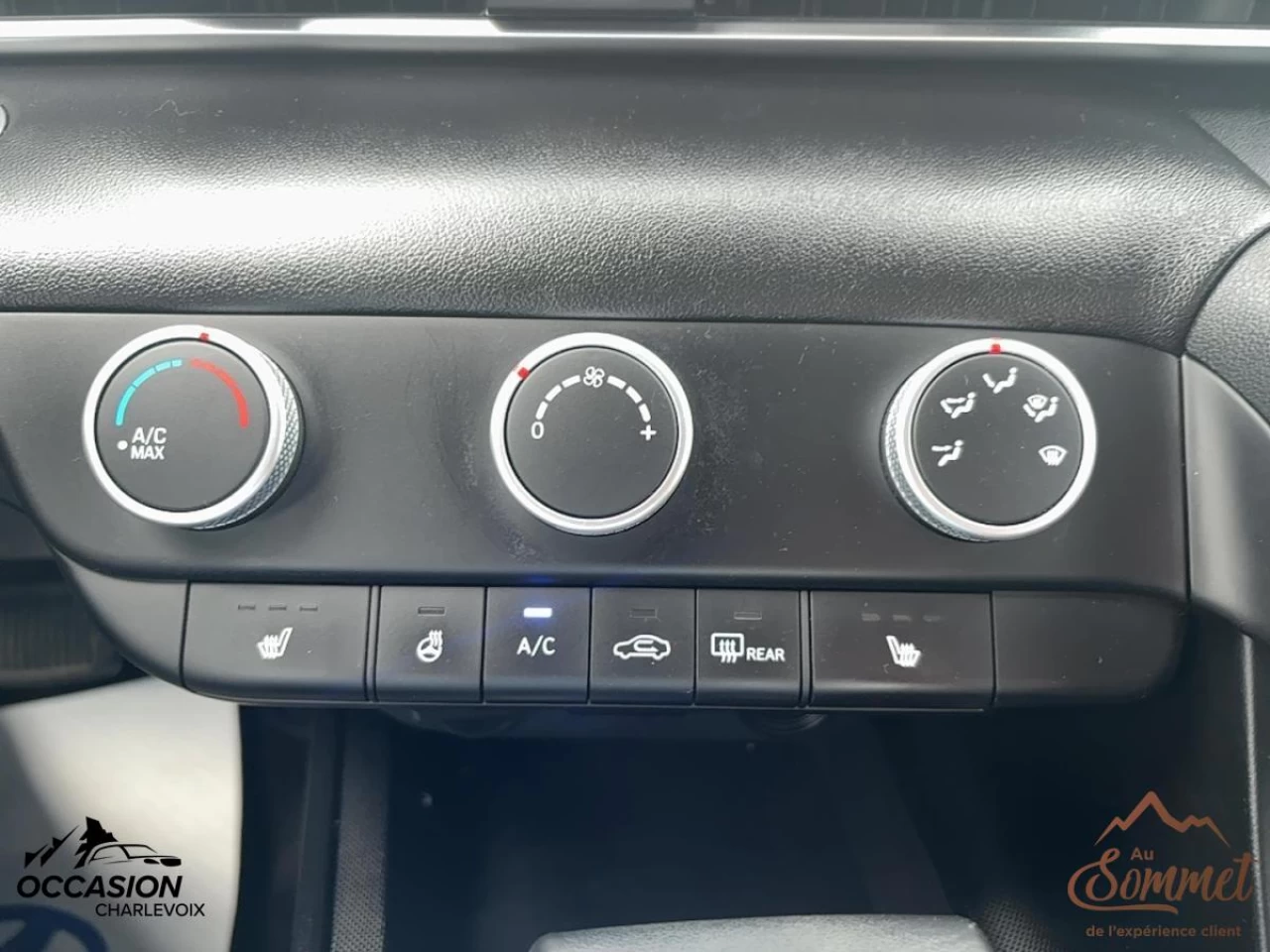 2023 Hyundai Elantra
                                                    Preferred IVT Image principale