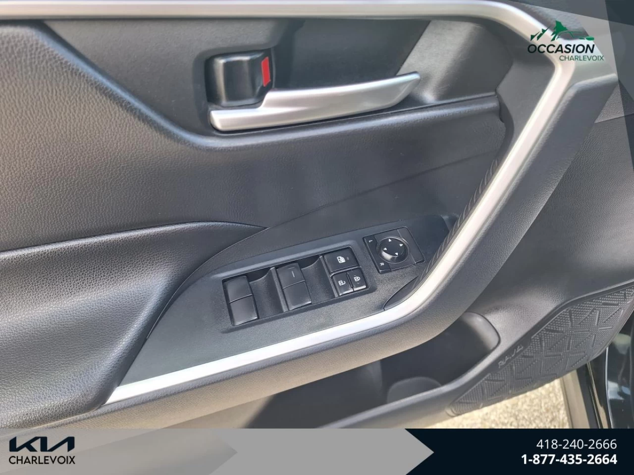 2019 Toyota RAV4 FWD XLE Image principale