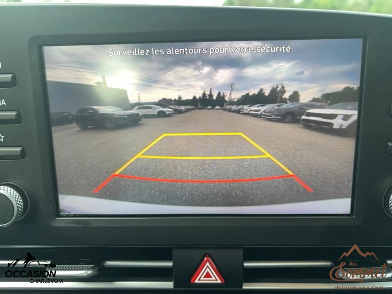 2023 Hyundai Elantra
                                                    Preferred IVT Image principale