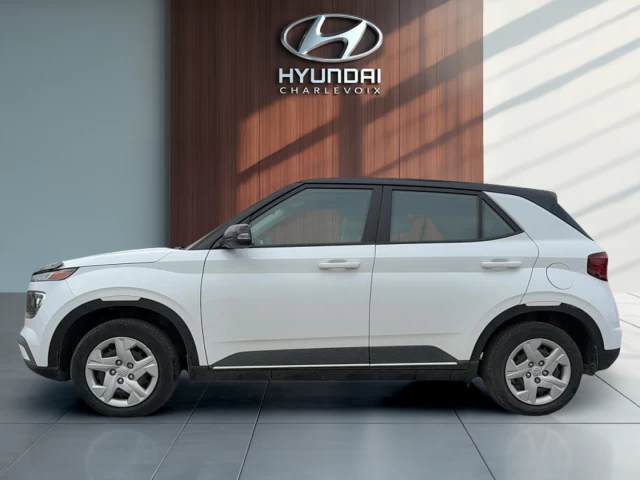 Hyundai Venue Essential IVT w/Two-Tone 2022