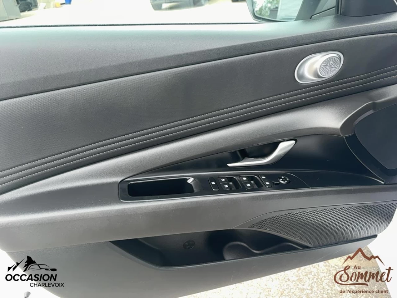 2023 Hyundai Elantra
                                                    Preferred IVT Image principale