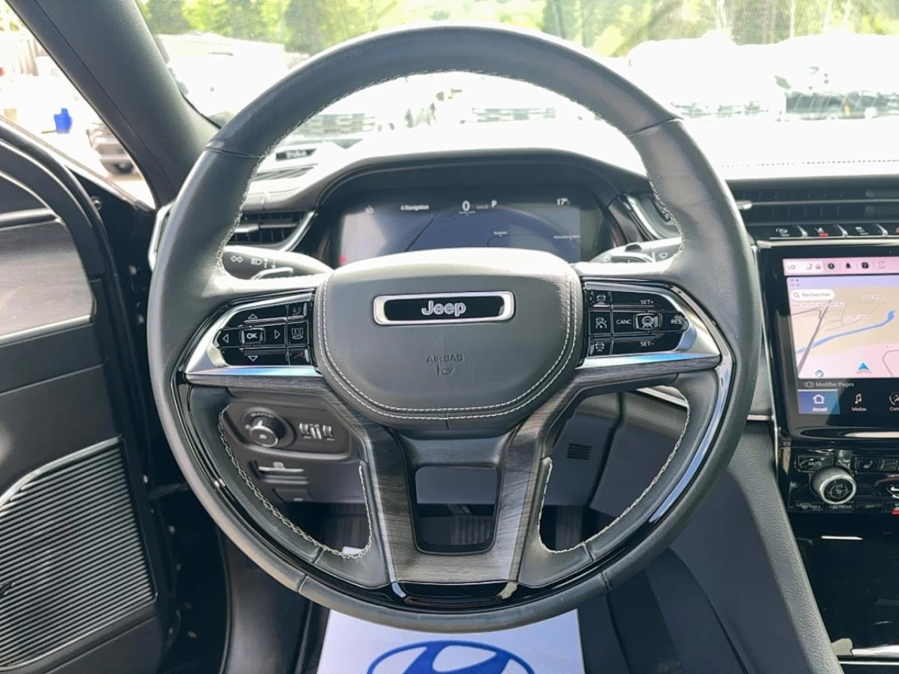 2023 Jeep Grand Cherokee
                                                    Overland 4x4 Image principale