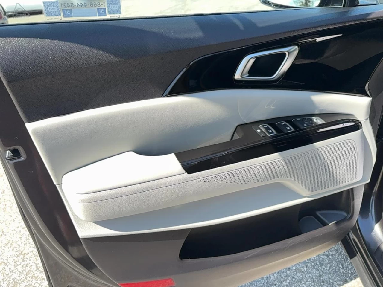 2024 Kia Carnival LX FWD Main Image