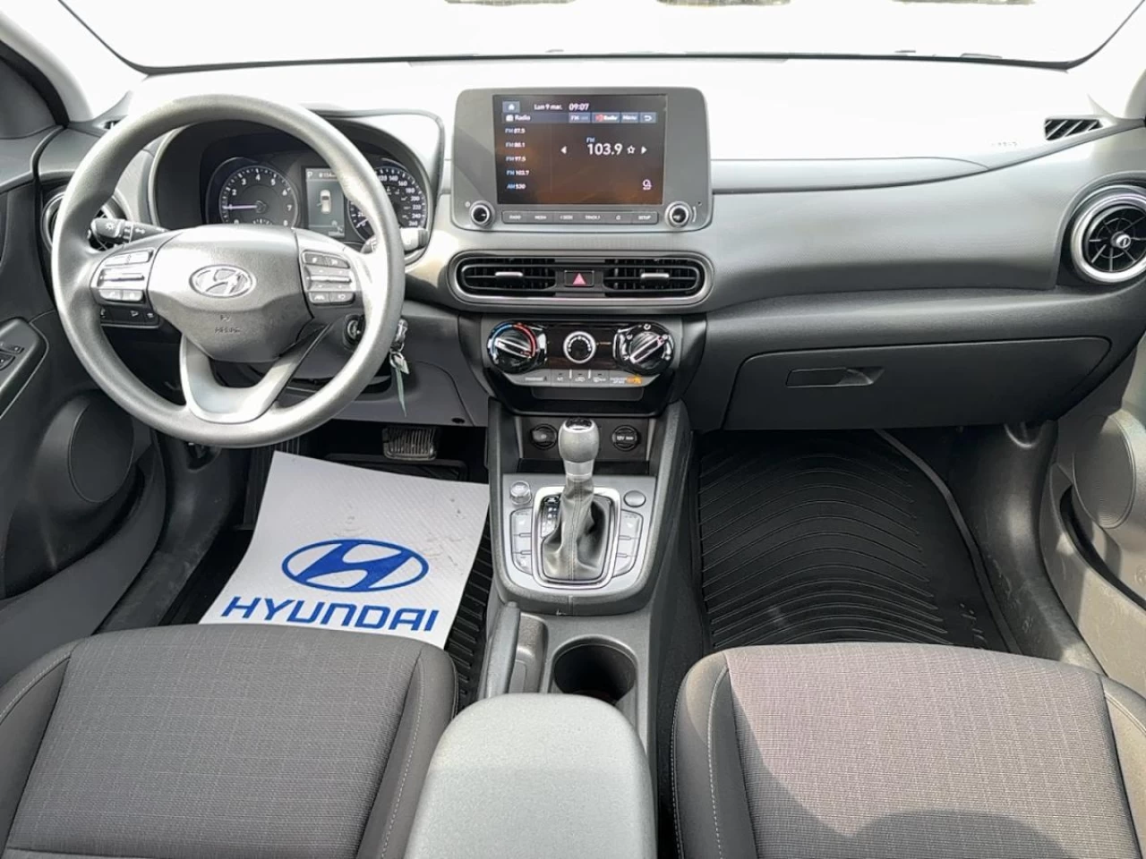 2023 Hyundai Kona
                                                    2.0L Essential FWD Image principale