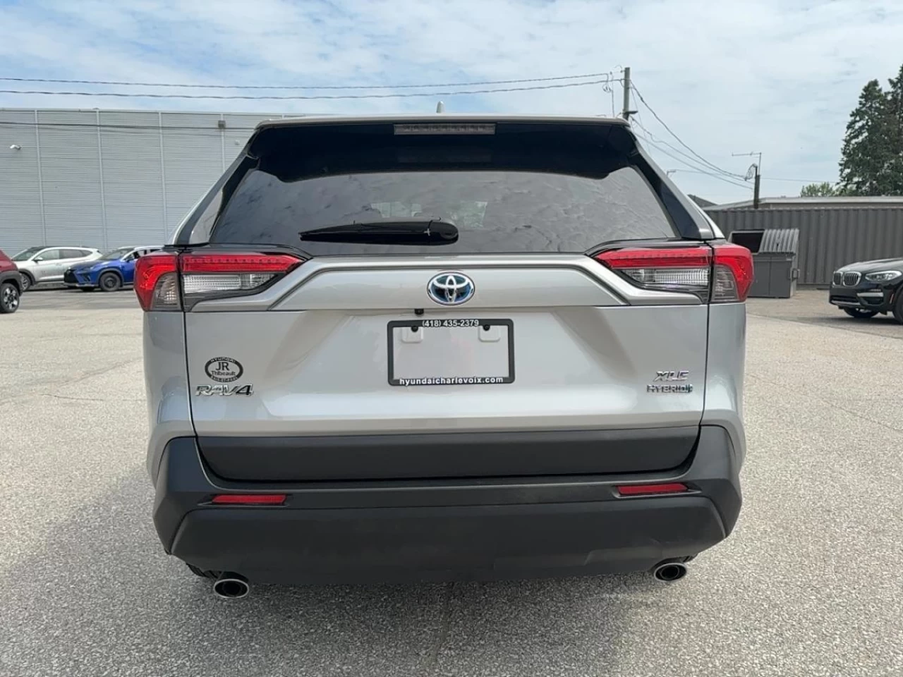 2023 Toyota RAV4 XLE AWD Image principale