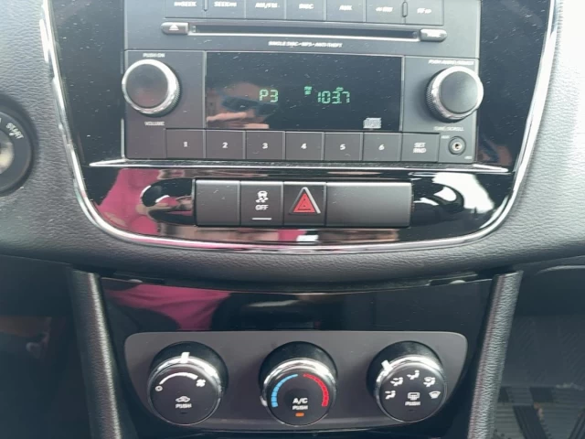 Chrysler 200 4dr Sdn LX 2013