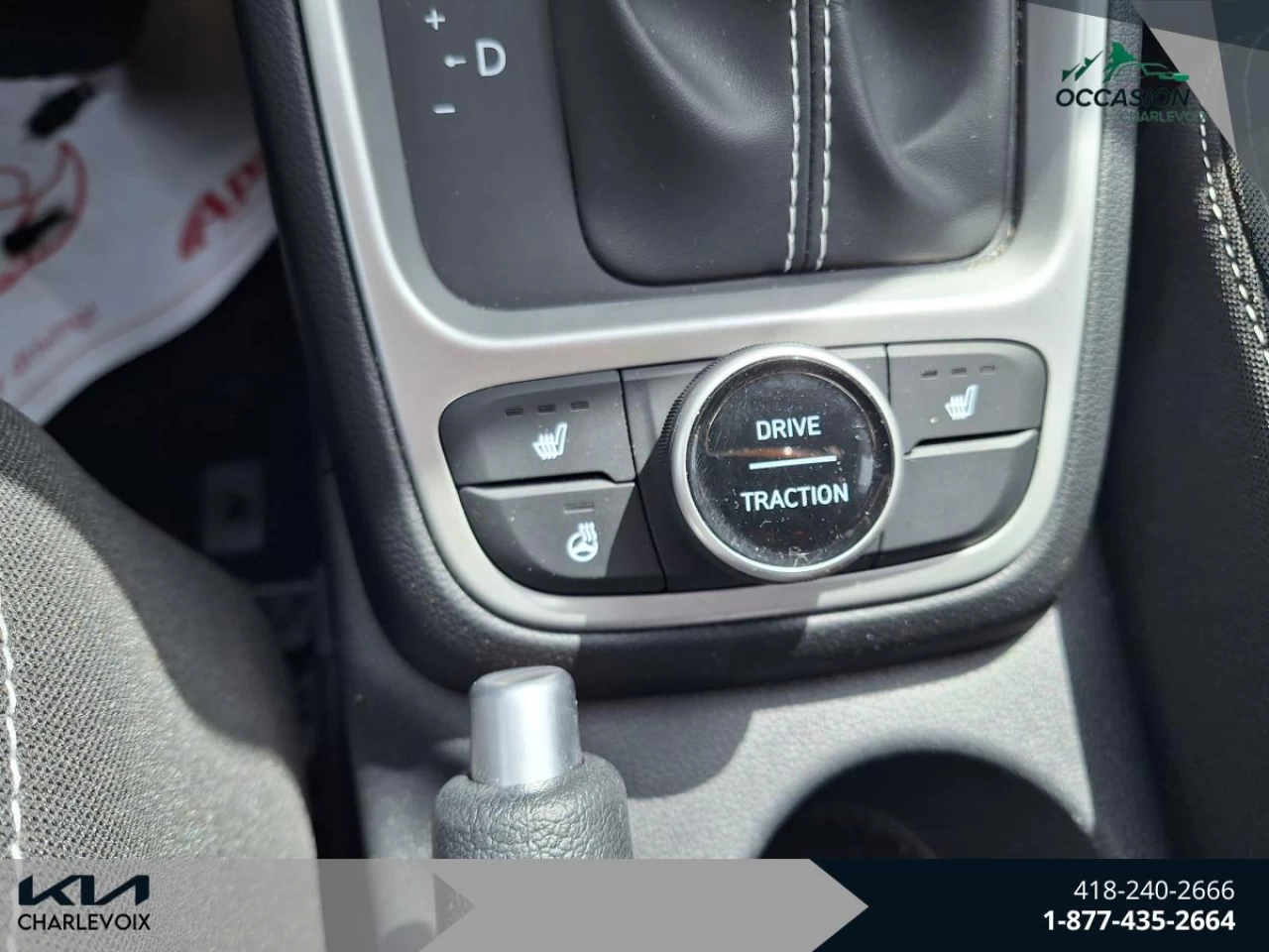 2023 Hyundai Venue Preferred IVT w/Two-Tone Main Image
