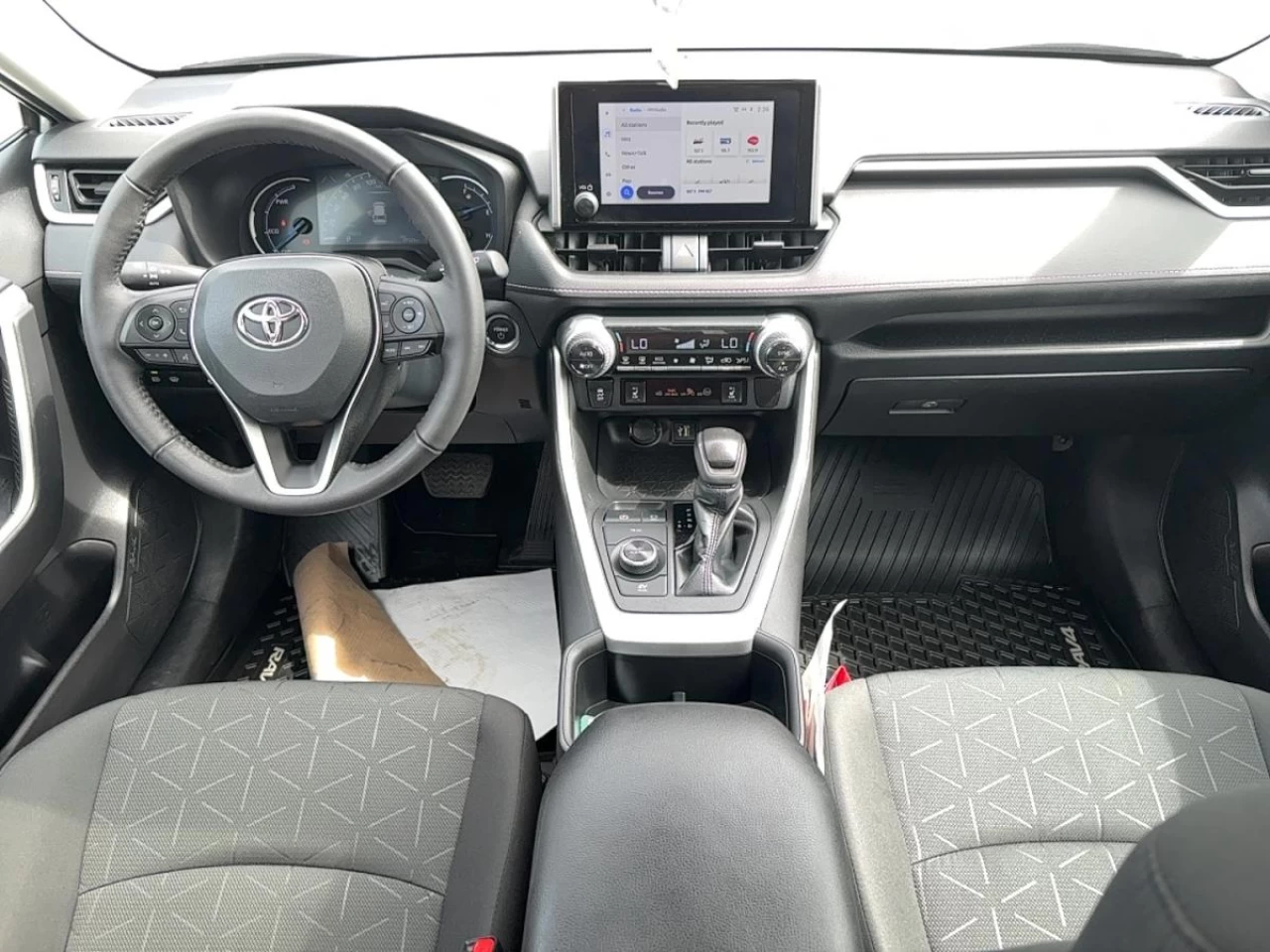 2023 Toyota RAV4 XLE AWD Image principale