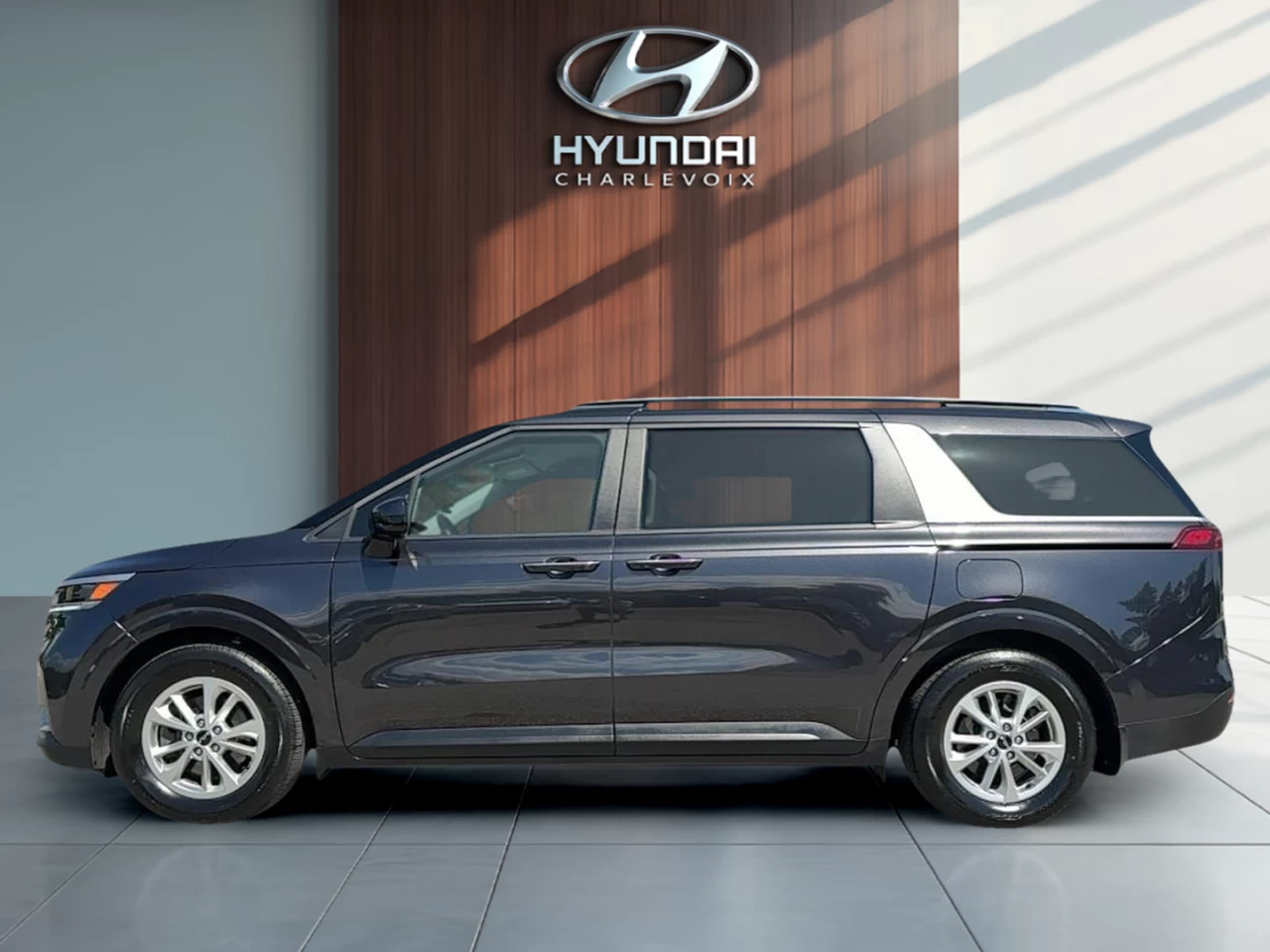 2024 Kia Carnival LX FWD Main Image
