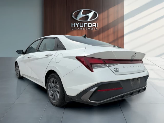 Hyundai Elantra Preferred IVT 2024