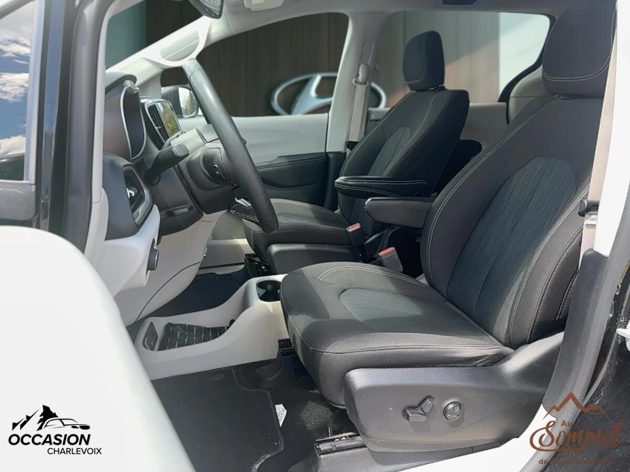 2022 Chrysler Grand Caravan SXT 2WD Image principale