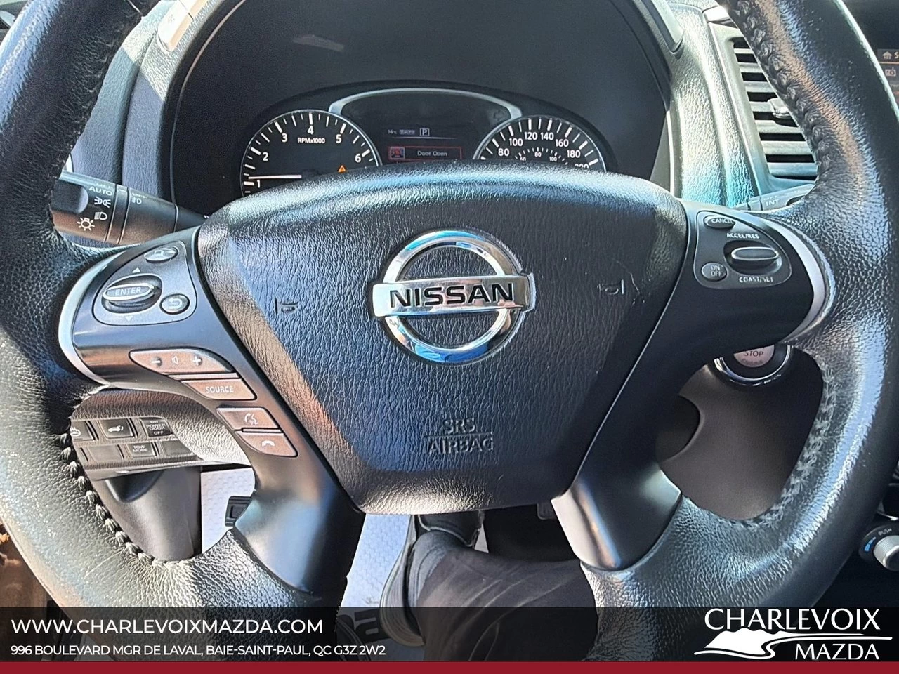 2016 Nissan Pathfinder SV Image principale